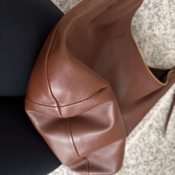 Cuyana Oversized Celestia Bag - Picture 14 of 16